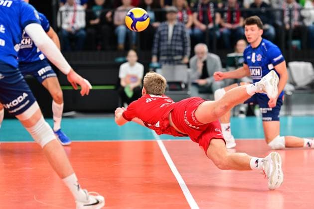 Volleyball I Men I 2023 2024 I CEV Cup I Quarterfinal CCM 75 I SVG Lüneburg AONS Milon NEA Smyrni ATHENS I 31 1 2024 Gage Thomas Wortley 6, SVG Lüneburg with the Live the point goes to Lüneburg Lüneburg LKH Arena Niedersachsen Germany Copyright: xLobeca AndreasxHannigx