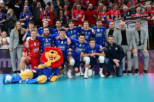Volleyball I Men I 2023 2024 I CEV Cup I Quarterfinal CCM 75 I SVG Lüneburg AONS Milon NEA Smyrni ATHENS I 31 1 2024 This is what winners look like SVG Lüneburg wins 3 0 against AONS Milon NEA Smyrni ATHENS Lüneburg LKH Arena Niedersachsen Germany Copyright: xLobeca AndreasxHannigx
