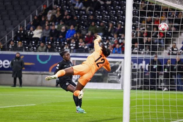 Deutsche Bank Park, Frankfurt Main Germany 31 01 2024 UEFA Women s Champions League match Grouppe A SGE Eintracht Frankfurt Rosengard v l , Etonam Nicole Anyomi Eintracht Frankfurt , goalkeeper, Goalkeeper Angel Mukasa FC Rosengard amazed by the goal of Ilayda Acikgöz Eintracht Frankfurt , Goal scored, Goal to 1 0 Copyright: JoaquimxFerreira