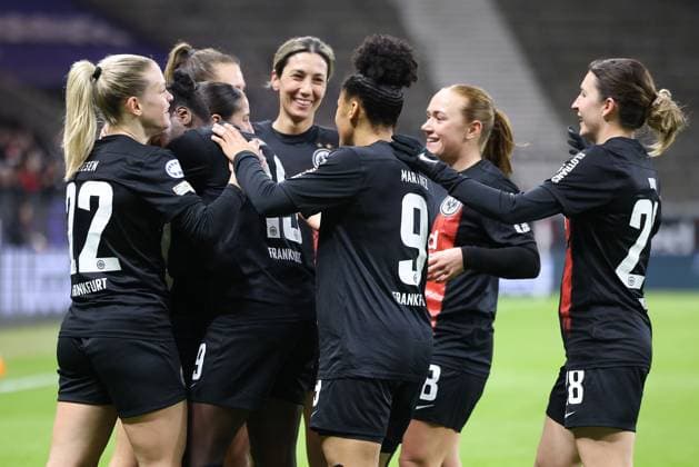 Deutsche Bank Park, Frankfurt Main Germany 31 01 2024 UEFA Women s Champions League match Grouppe A SGE Eintracht Frankfurt Rosengard v l , Ilayda Acikgöz Eintracht Frankfurt , Nadine Riesen Eintracht Frankfurt , Barbara Dunst Eintracht Frankfurt , Torjubel, Goal celebration, celebrate the goal Copyright: JoaquimxFerreira