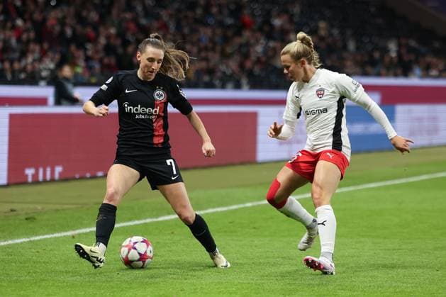 Deutsche Bank Park, Frankfurt Main Germany 31 01 2024 UEFA Women s Champions League match Grouppe A SGE Eintracht Frankfurt Rosengard v l , Lara Prasnikar Eintracht Frankfurt , Jessica Wik FC Rosengard , Zweikampf, Action, Aktion, Battles for the Ball Copyright: JoaquimxFerreira