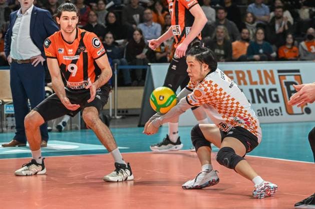 Berlin, Germany January 31, 2024 CL Volleyball 2023 2024 Berlin Recycling Volleys vs Tours VB In the picture Satoshi Tsuiki BR Volleys receiving the ball, in the background Timothee Carle BR Volleys securing the ball Copyright: xFotostandx xReuhlx