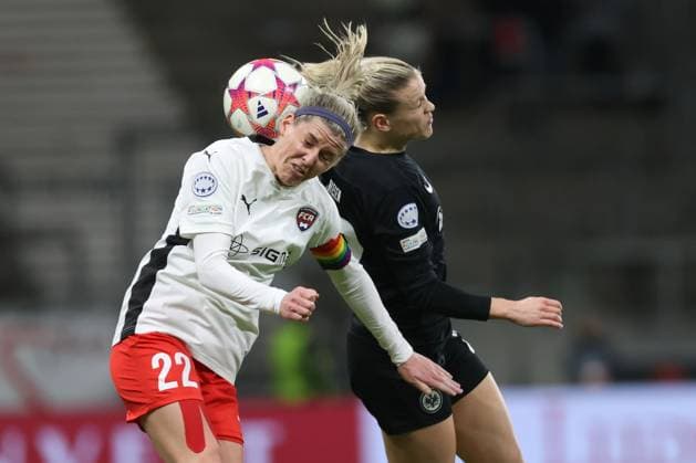 Deutsche Bank Park, Frankfurt Main Germany 31 01 2024 UEFA Women s Champions League match Grouppe A SGE Eintracht Frankfurt Rosengard v l , Olivia Schough FC Rosengard , Nadine Riesen Eintracht Frankfurt , header, header duel Copyright: JoaquimxFerreira