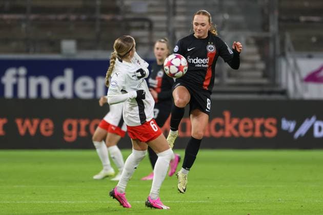 31 01 2024, xusrbx, Football Champions League Women, Eintracht Frankfurt Women FC Rosengard emspor, v l Ria Oeling FC Rosengard, 6 , Lisanne Graewe Eintracht Frankfurt, 8 , DFL DFB REGULATIONS PROHIBIT ANY USE OF PHOTOGRAPHS as IMAGE SEQUENCES and or QUASI VIDEO Frankfurt am Main