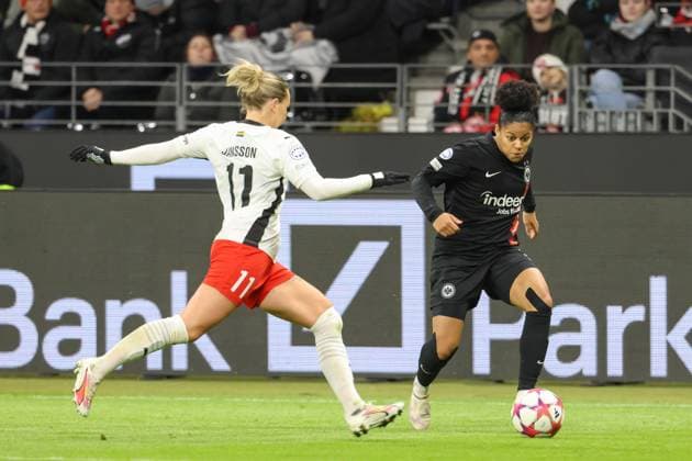31 01 2024, xusrbx, Football Champions League Women, Eintracht Frankfurt Women FC Rosengard emspor, v l Emma Jansson FC Rosengard, 11 , Shekiera Martinez Eintracht Frankfurt, 10 , DFL DFB REGULATIONS PROHIBIT ANY USE OF PHOTOGRAPHS as IMAGE SEQUENCES and or QUASI VIDEO Frankfurt am Main