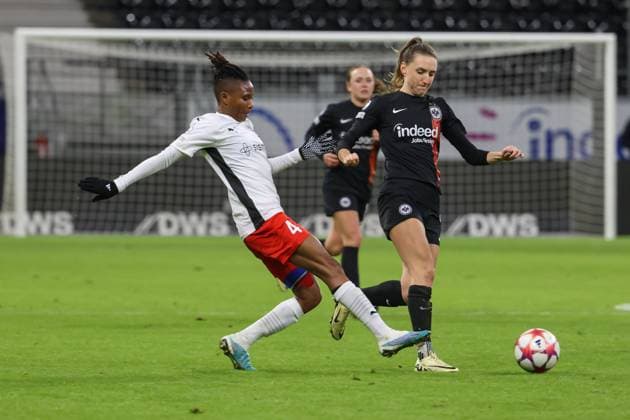 31 01 2024, xusrbx, Football Champions League Women, Eintracht Frankfurt Women FC Rosengard emspor, v l Halimatu Ayinde FC Rosengard, 4 , Lara Prasnikar Eintracht Frankfurt, 7 , DFL DFB REGULATIONS PROHIBIT ANY USE OF PHOTOGRAPHS as IMAGE SEQUENCES and or QUASI VIDEO Frankfurt am Main