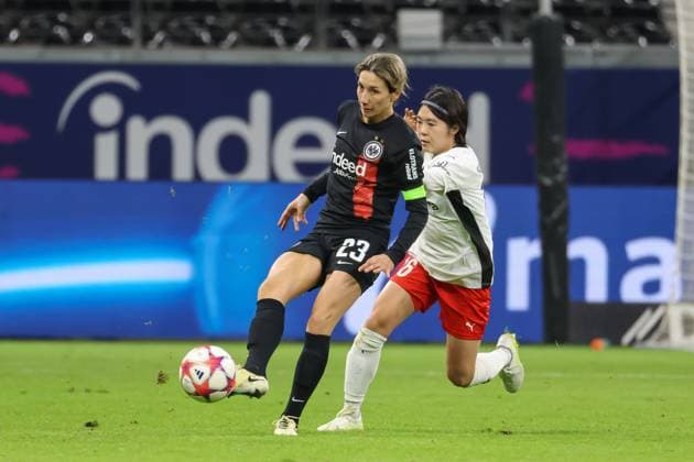 31 01 2024, xusrbx, Football Champions League Women, Eintracht Frankfurt Women FC Rosengard emspor, v l Sara Doorsoun Khajeh Eintracht Frankfurt, 23 , Mai Kadowaki FC Rosengard, 16 , DFL DFB REGULATIONS PROHIBIT ANY USE OF PHOTOGRAPHS as IMAGE SEQUENCES and or QUASI VIDEO Frankfurt am Main