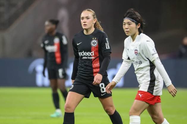31 01 2024, xusrbx, Football Champions League Women, Eintracht Frankfurt Women FC Rosengard emspor, v l Lisanne Graewe Eintracht Frankfurt, 8 , Mai Kadowaki FC Rosengard, 16 , DFL DFB REGULATIONS PROHIBIT ANY USE OF PHOTOGRAPHS as IMAGE SEQUENCES and or QUASI VIDEO Frankfurt am Main