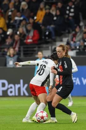 31 01 2024, xusrbx, Football Champions League Women, Eintracht Frankfurt Women FC Rosengard emspor, v l Mai Kadowaki FC Rosengard, 16 , Lisanne Graewe Eintracht Frankfurt, 8 , DFL DFB REGULATIONS PROHIBIT ANY USE OF PHOTOGRAPHS as IMAGE SEQUENCES and or QUASI VIDEO Frankfurt am Main
