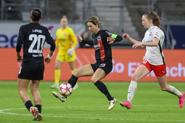 31 01 2024, xusrbx, Football Champions League Women, Eintracht Frankfurt Women FC Rosengard emspor, v l Sara Doorsoun Khajeh Eintracht Frankfurt, 23 , Bea Sprung FC Rosengard, 40 , DFL DFB REGULATIONS PROHIBIT ANY USE OF PHOTOGRAPHS as IMAGE SEQUENCES and or QUASI VIDEO Frankfurt am Main