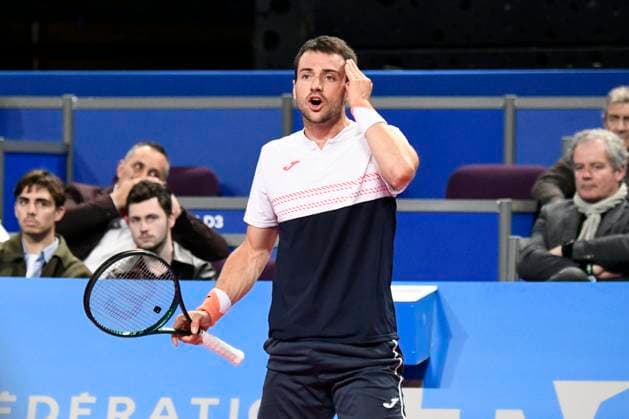 MONTPELLIER, FRANCE - FEBRUARY 1 : Pedro MARTINEZ (ESP) frustration during the 2nd round of the ATP, Tennis Herren 250 Open Sud de France tournament vs. Borna CORIC (CRO) in Montpellier, France on February 1st, 2024. TENNIS : Open Sud de France ATP 250 - 01 02 2024 ValentinaClaret Panoramic 