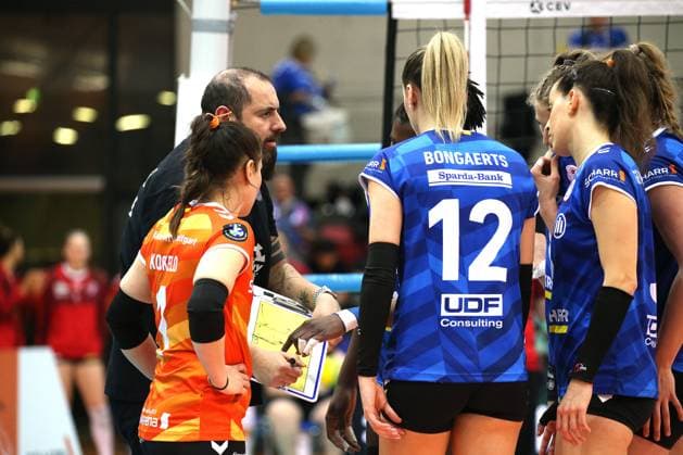 BAU 01 02 2024, Germany, Stuttgart Volleyball Champions League, Allianz MTV Stuttgart vs SC Potsdam, MTV coach Konstantin Bitter
