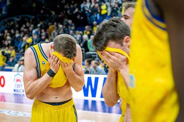 Bilder des Jahres 2024, Sport 02 Feburar Sport Themen der Woche KW05 Sport Bilder des Tages Basketball Berlin 01.02.2024 Saison 2023 2024 Euroleague Alba Berlin - Valencia Basket Justin Bean (Alba Berlin, No.34) Jonas Mattisseck (Alba Berlin, No.09) *** Basketball Berlin 01 02 2024 Season 2023 2024 Euroleague Alba Berlin Valencia Basket Justin Bean Alba Berlin, No 34 Jonas Mattisseck Alba Berlin, No 09
