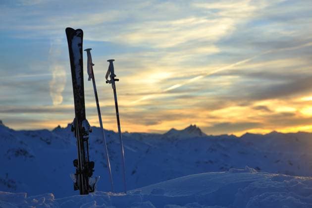 mountain snow ski sunset mountain snow ski with beautiful sunset in background (License=RF) 3694318 ,model released, Symbolfoto Copyright: xZoonar.com WWW.SHOCK.CO.BAx 3694318 ,model released, Symbolfoto ,property released