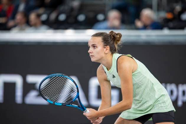 TENNIS - WTA, Tennis Damen Upper Austria Ladies Linz LINZ,AUSTRIA,02.FEB.24 - TENNIS - WTA Tour, Upper Austria Ladies Linz. Image shows Clara Burel (FRA).  GEPAxpictures xGintarexKarpaviciute