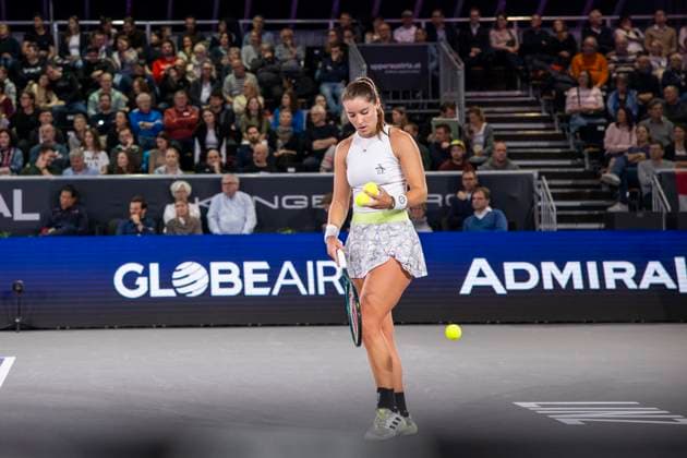 TENNIS - WTA, Tennis Damen Upper Austria Ladies Linz LINZ,AUSTRIA,02.FEB.24 - TENNIS - WTA Tour, Upper Austria Ladies Linz. Image shows Jodie Burrage (GBR).  GEPAxpictures xGintarexKarpaviciute
