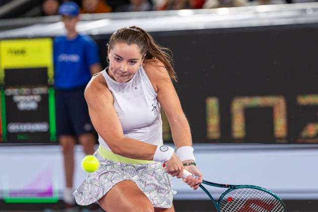 TENNIS - WTA, Tennis Damen Upper Austria Ladies Linz LINZ,AUSTRIA,02.FEB.24 - TENNIS - WTA Tour, Upper Austria Ladies Linz. Image shows Jodie Burrage (GBR).  GEPAxpictures xGintarexKarpaviciute