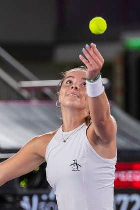 TENNIS - WTA, Tennis Damen Upper Austria Ladies Linz LINZ,AUSTRIA,02.FEB.24 - TENNIS - WTA Tour, Upper Austria Ladies Linz. Image shows Jodie Burrage (GBR).  GEPAxpictures xGintarexKarpaviciute