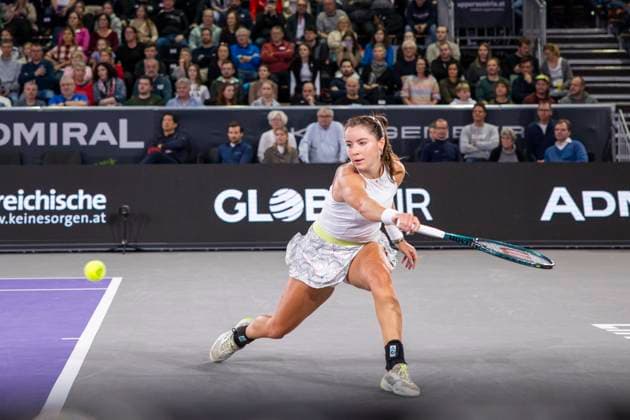 TENNIS - WTA, Tennis Damen Upper Austria Ladies Linz LINZ,AUSTRIA,02.FEB.24 - TENNIS - WTA Tour, Upper Austria Ladies Linz. Image shows Jodie Burrage (GBR).  GEPAxpictures xGintarexKarpaviciute