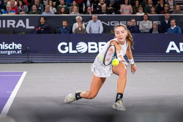 TENNIS - WTA, Tennis Damen Upper Austria Ladies Linz LINZ,AUSTRIA,02.FEB.24 - TENNIS - WTA Tour, Upper Austria Ladies Linz. Image shows Jodie Burrage (GBR).  GEPAxpictures xGintarexKarpaviciute