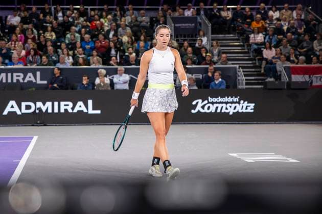 TENNIS - WTA, Tennis Damen Upper Austria Ladies Linz LINZ,AUSTRIA,02.FEB.24 - TENNIS - WTA Tour, Upper Austria Ladies Linz. Image shows Jodie Burrage (GBR).  GEPAxpictures xGintarexKarpaviciute