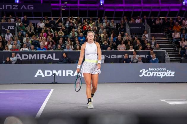 TENNIS - WTA, Tennis Damen Upper Austria Ladies Linz LINZ,AUSTRIA,02.FEB.24 - TENNIS - WTA Tour, Upper Austria Ladies Linz. Image shows Jodie Burrage (GBR).  GEPAxpictures xGintarexKarpaviciute