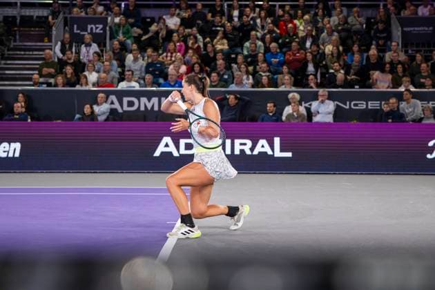 TENNIS - WTA, Tennis Damen Upper Austria Ladies Linz LINZ,AUSTRIA,02.FEB.24 - TENNIS - WTA Tour, Upper Austria Ladies Linz. Image shows Jodie Burrage (GBR).  GEPAxpictures xGintarexKarpaviciute