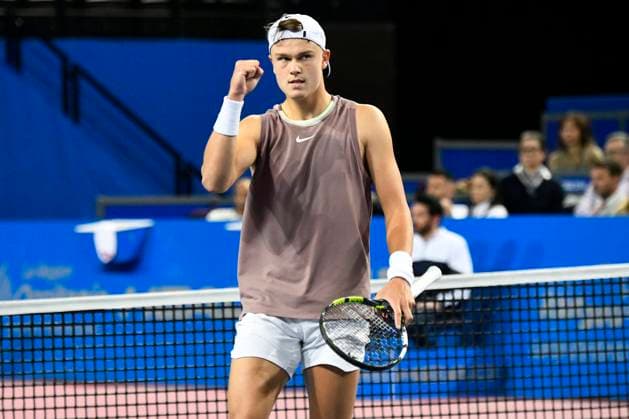 Sport Bilder des Tages MONTPELLIER, FRANCE - FEBRUARY 2 : Holger RUNE (DEN) celebration during the 1 4 final of the ATP, Tennis Herren 250 Open Sud de France tournament vs. Michael MMOH (USA) in Montpellier, France on February 2nd, 2024. TENNIS : Open Sud de France ATP 250 - 02 02 2024 ValentinaClaret Panoramic 