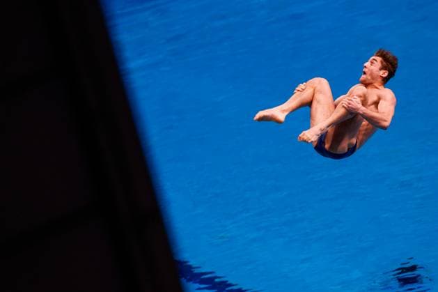 Sport Themen der Woche KW05 Sport Bilder des Tages SWIMMING - World Aquatics Championships 2024 DOHA,QATAR,03.FEB.24 - SWIMMING - World Aquatics Championships Doha 2024,diving, 1m springboard, men. Image shows Dariush Lotfi (AUT).  GEPAxpictures xPhilippxBrem