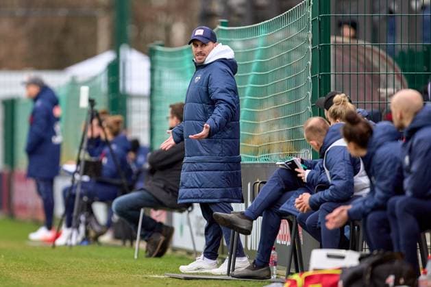 03 02 2024, GER, Womens soccer, BL, 2023 2024, RB Leipzig 1 FC Köln Saban Uzun head coach RB Leipzig , looks to his bench, somewhat perplexed Leipzig training center of the Red Bull Saxony Germany
