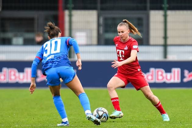 Soccer I Women I Season 2023 2024 I 1 Womens Bundesliga I 12 Matchday I RB Leipzig 1 FC Köln I 03 02 2024 Duel between Lara Marti 30, Rasenballsport Leipzig and Laura Donhauser 25, 1 FC Köln Laura Donhauser Leipzig RB Training Center, Cottaweg 7 Saxony Germany Copyright: xLobeca InesxHähnelx