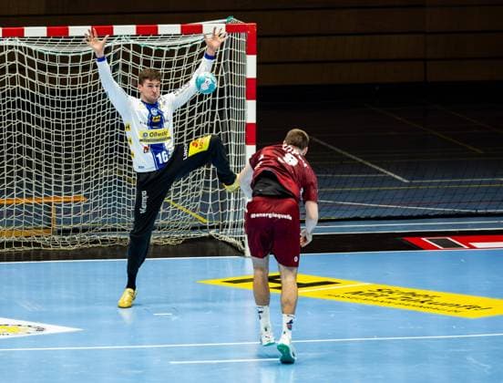 25 08 2023, GER, Handball, 1 Bl 2Bl Testspiel, Maenner, Saison 23 24, ThSV Eisenach 1 VFL Potsdam Mateusz Kornecki ThSV Eisenach,16 Beneke, Max 1 VFL Potsdam 99817 Eisenach Werner Assmann Halle Thueringen Germany