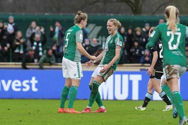 from left goal scorer Michelle Ulbrich SV Werder Bremen, 5 and Lina Hausicke SV Werder Bremen, 18 with goal celebration, cheering, jubilant, optimistic, game scene, highlight, joy about the goal to 1 0, THE DFB REGULATIONS PROHIBIT ANY USE OF PHOTOGRAPHS AS IMAGE SEQUENCES AND OR QUASI VIDEO , 03 02 2024, Bremen Germany , Football, Google Pixel Womens Bundesliga, SV Werder Bremen 1 FC Nürnberg xobx