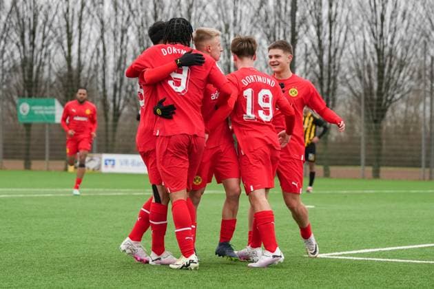 Friday, 03 02 2024 Season 2023 2024 15 Matchday A Junior Bundesliga at Sportpark am See, Eschweiler, Germany Alemannia Aachen U19 BV Borussia Dortmund U19 Goal celebration after the 1 0 by Paris Josua Brunner BVB