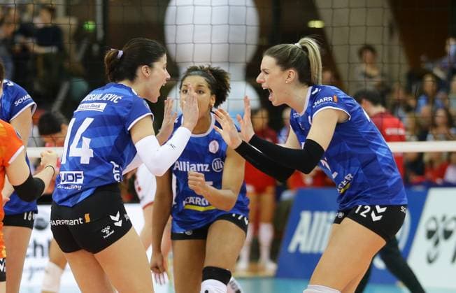 Stuttgart , Volleyball Bundesliga Women , Allianz MTV Stuttgart vs SC Potsdam , from left Jovana Mirosavljevic Britt Bongaerts Stgt