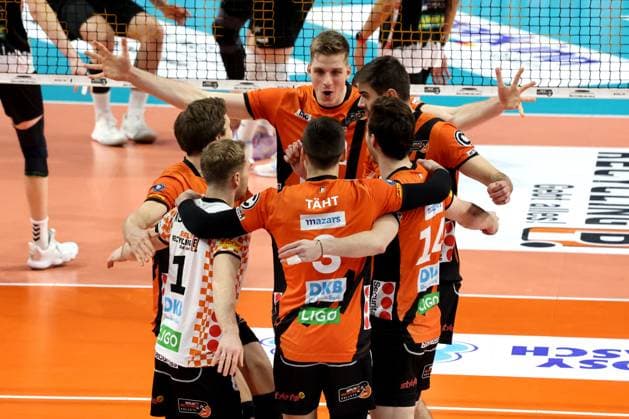 DEU, DVV, 1 VBL, BR Volleys vs TSV Haching Muenchen, 03 02 2024, Max Schmeling Halle, Berlin, DEU, DVV, 1 VBL, BR Volleys vs TSV Haching Muenchen, in the picture BR Volleys player circle Photo Juergen Engler nordphoto GmbH nordphotoxGmbHx xEngler nph00076