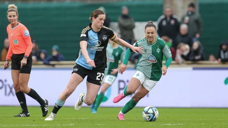 from left Lara Schmidt 1 FC Nürnberg, 27 and Maja Sternad SV Werder Bremen, 11 in a duel, dynamic, action, action, game scene, THE DFB REGULATIONS PROHIBIT ANY USE OF PHOTOGRAPHS AS IMAGE SEQUENCES AND OR QUASI VIDEO , 03 02 2024, Bremen Germany , Football, Google Pixel Womens Bundesliga, SV Werder Bremen 1 FC Nürnberg xobx