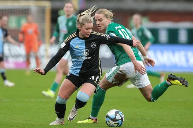 from left Selma Magnusdottir 1 FC Nuremberg, 37 and Lina Hausicke SV Werder Bremen, 18 in a duel, dynamic, action, action, game scene, THE DFB REGULATIONS PROHIBIT ANY USE OF PHOTOGRAPHS AS IMAGE SEQUENCES AND OR QUASI VIDEO , 03 02 2024, Bremen Germany , Football, Google Pixel Womens Bundesliga, SV Werder Bremen 1 FC Nürnberg xobx