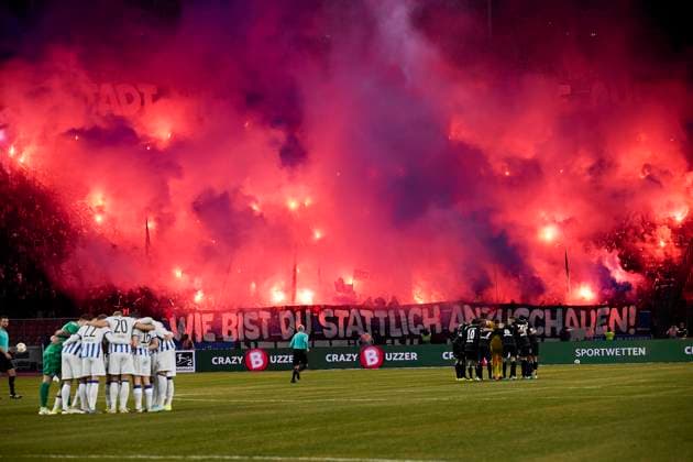 HSV Fans ignite Bengalos, GER, Hertha BSC vs Hamburger SV, Soccer Men, 2 Bundesliga, Season 2023 2024, Matchday 20, 03 02 2024 DFL REGULATIONS PROHIBIT ANY USE OF PHOTOGRAPHS AS IMAGE SEQUENCES AND OR QUASI VIDEO GER, Hertha BSC vs Hamburger SV, Soccer Men, 2 Bundesliga, Season 2023 2024, Matchday 20, 03 02 2024 Berlin Copyright: xEibner-Pressefotox xClaudiusxRauchx EP_CRH