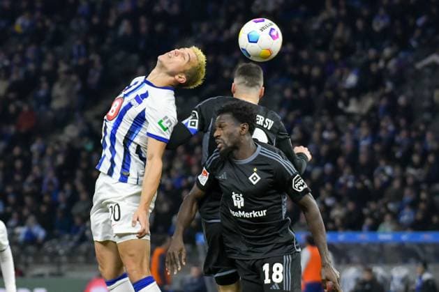 Soccer 2 Bundesliga, Hertha BSC Hamburger SV 03 02 2024, xdanx, Soccer 2 Bundesliga, Hertha BSC Hamburger SV, v l Marc Oliver Kempf Hertha BSC 20 ,Bakery Jatta Hamburger SV 18 ,Zweikampf, Duell, Kampf, tackle DFL DFB REGULATIONS PROHIBIT ANY USE OF PHOTOGRAPHS as IMAGE SEQUENCES and or QUASI VIDEO Foto Daniel Lakomski Mix1 Berlin Olympiastadion Berlin Berlin Germany EN Copyright: xDanielxLakomskix