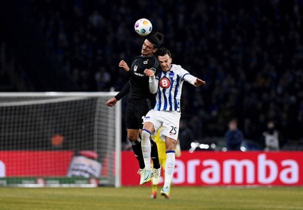 Soccer, Men, Season 2023 2024, 2 Bundesliga 20 Matchday , Hertha BSC Hamburger SV, v l Guilherme Ramos Hamburger SV , Haris Tabakovic Hertha BSC , 03 02 2024, Copyright: xSebastianxRäppold MatthiasxKochx