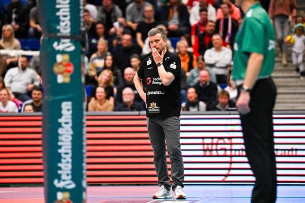 1 Volleyball Bundesliga Women, Dresdner SC vs SSC Palmberg Schwerin, Dresden, 03 02 2024 Alexander Waibl Head Coach Dresdner SC 1 Volleyball Bundesliga Women, Dresdner SC vs SSC Palmberg Schwerin on 03 02 2024 at the Margon Arena Dresden Copyright: xBEAUTIFULxSPORTS Hoepnerx
