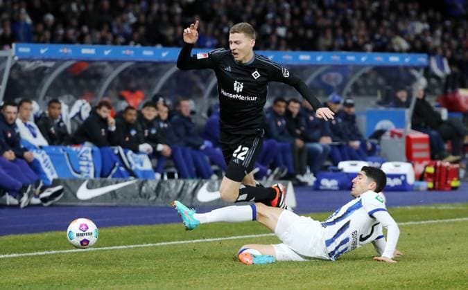 Ignace Van der Brempt, Andreas Bouchalakis Zweikampf Spielzene Action Sport Fußball Fußball DFL 2 Bundesliga Herren 20 Spieltag Saison 2023 2024 03 02 2024 Hertha BSC Berlin vs Hamburger SV HSV DFL regulations prohibit any use of photographs as image sequences and or quasi video