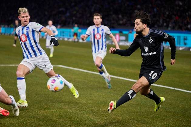 Immanuel Pherai Hamburger SV, 10 , JonJoe Kenny Hertha BSC, 16 , Florian Niederlechner Hertha BSC, 07 , GER, Hertha BSC vs Hamburger SV, Soccer Men, 2 Bundesliga, Season 2023 2024, Matchday 20, 03 02 2024 DFL REGULATES PROHIBIT ANY USE OF PHOTOGRAPHS AS IMAGE SEQUENCES AND OR QUASI VIDEO GER, Hertha BSC vs Hamburger SV, Mens football, Bundesliga 2, Season 2023 2024, Matchday 20, 03 02 2024 Berlin Copyright: xEibner-Pressefotox xClaudiusxRauchx EP_CRH