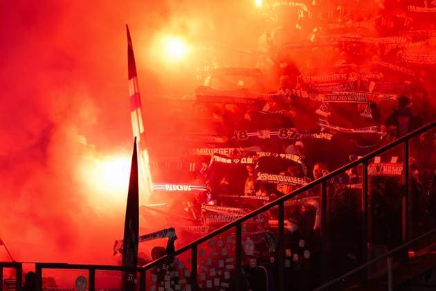 Soccer 2 Bundesliga, Hertha BSC Hamburger SV 03 02 2024, xdanx, Soccer 2 Bundesliga, Hertha BSC Hamburger SV, v l Fans, Atmosphere, Scarves, Flags, Visitors, Jerseys, Ultras, HSV to end Pyrotechnics, Bengalos, Smoke DFL DFB REGULATIONS PROHIBIT ANY USE OF PHOTOGRAPHS as IMAGE SEQUENCES and or QUASI VIDEO Photo Daniel Lakomski Mix1 Berlin Olympiastadion Berlin Berlin Germany EN Copyright: xDanielxLakomskix