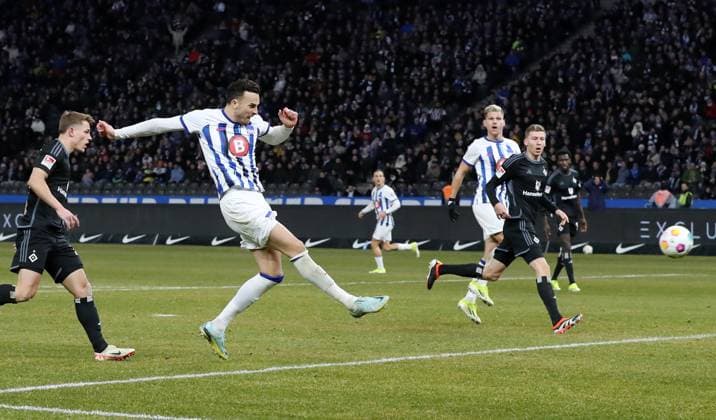 Haris Tabakovic scores the goal for the 1 1 equalizer duel Match scene Action Sport Football Soccer DFL 2 Bundesliga Men 20 Matchday Season 2023 2024 03 02 2024 Hertha BSC Berlin vs Hamburger SV HSV DFL regulations prohibit any use of photographs as image sequences and or quasi video