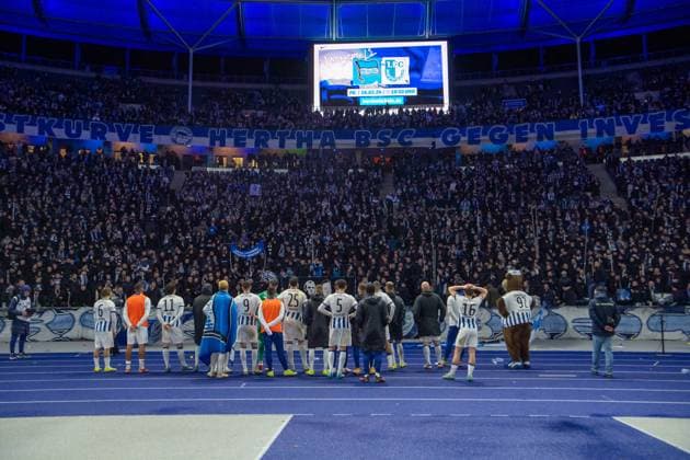 Soccer, Men, Season 2023 2024, 2 Bundesliga 20 Matchday , Hertha BSC Hamburger SV, Hertha players and fans, Disappointment after the final whistle, 03 02 2024, Copyright: xSebastianxRäppold MatthiasxKochx