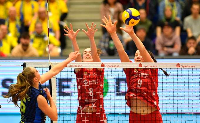 3 2 2024, Schwerins Nova Marring against Dresdens Famke Boonstra and Dresdens Lena Linke, Volleyball, Bundesliga, Dresdner SC SSC Schwerin, c Dresden Germany