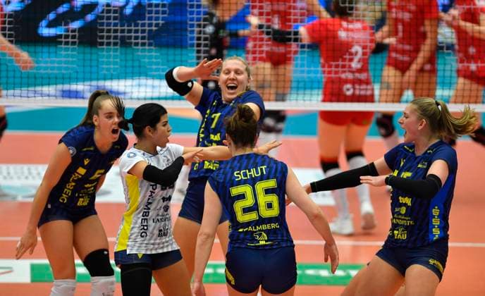 3 2 2024, Schwerin cheers, center Margaret Wolowicz, Volleyball, Bundesliga, Dresdner SC SSC Schwerin, c Dresden Germany