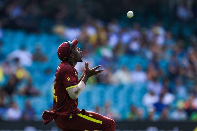 Bilder des Jahres 2024, Sport 02 Feburar Sport Themen der Woche KW05 Sport Bilder des Tages CRICKET AUSTRALIA WEST INDIES ODI, Matthew Forde of the West Indies catches out Aaron Hardie of Australia off the bowling of Gudakesh Motie of the West Indies during the 2nd ODI between Australia and the West Indies at the Sydney Cricket Ground in Sydney, Sunday, February 4, 2024. ( NO ARCHIVING, EDITORIAL USE ONLY, NO USE IN BOOKS WITHOUT CONSENT SYDNEY NSW AUSTRALIA  Copyright: xMARKxEVANSx 20240204001897524882